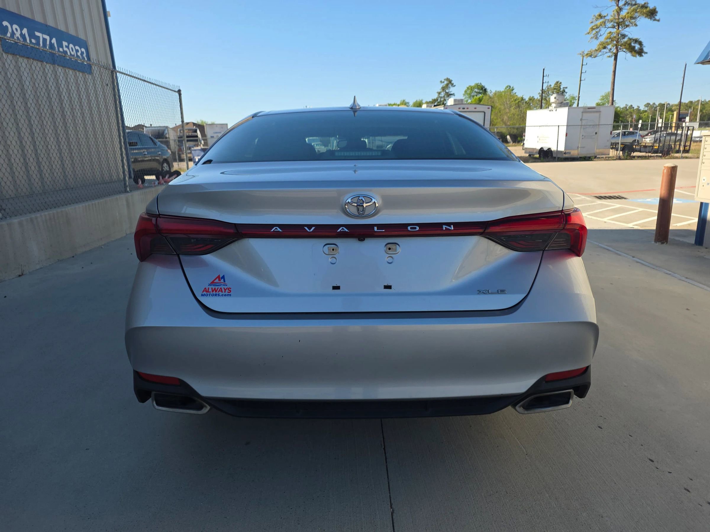 Used 2019 Toyota Avalon XLE w/ Moonroof Package FWD image 15