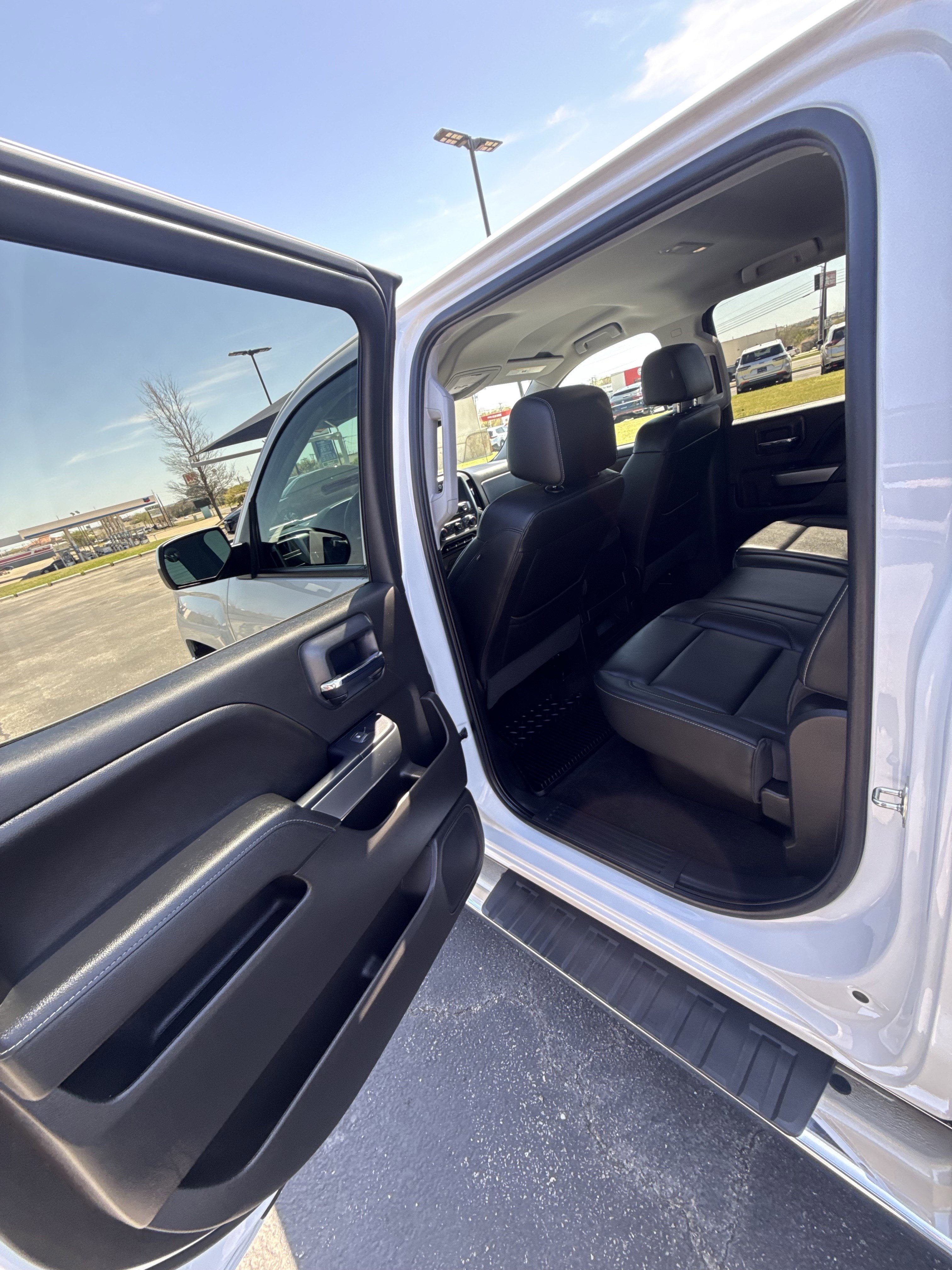 Used 2018 Chevrolet Silverado 1500 LT w/ Texas Edition image 10