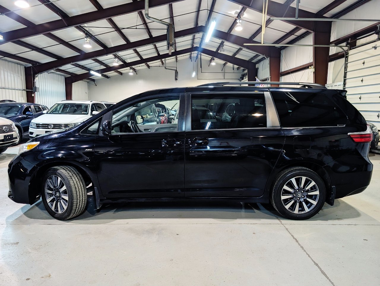 Used 2020 Toyota Sienna LE AWD/4WD image 3