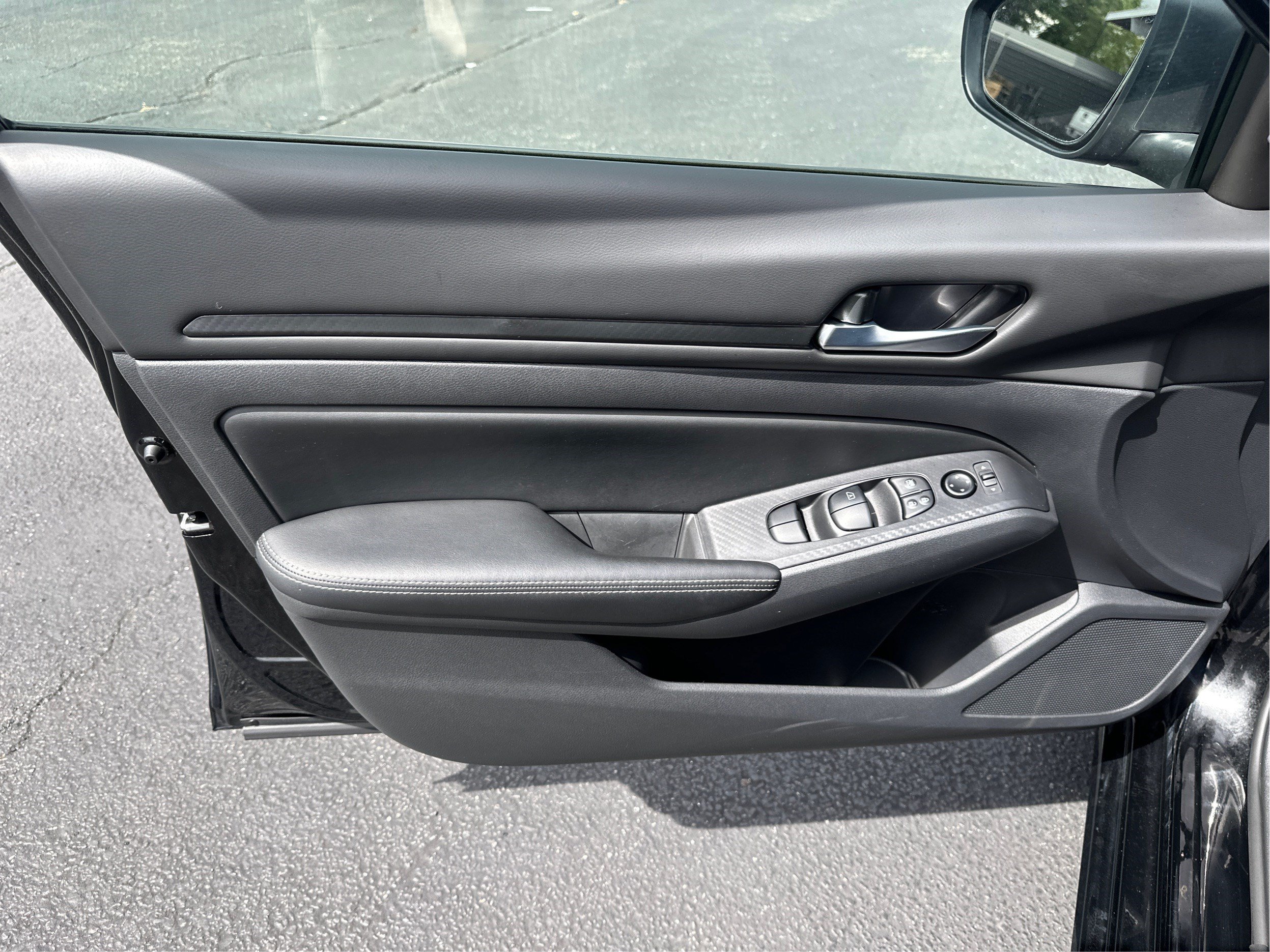 Used 2024 Nissan Altima 2.5 SV FWD image 20