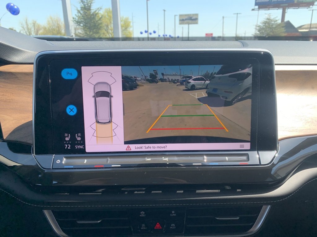 New 2025 Volkswagen Atlas SE image 18