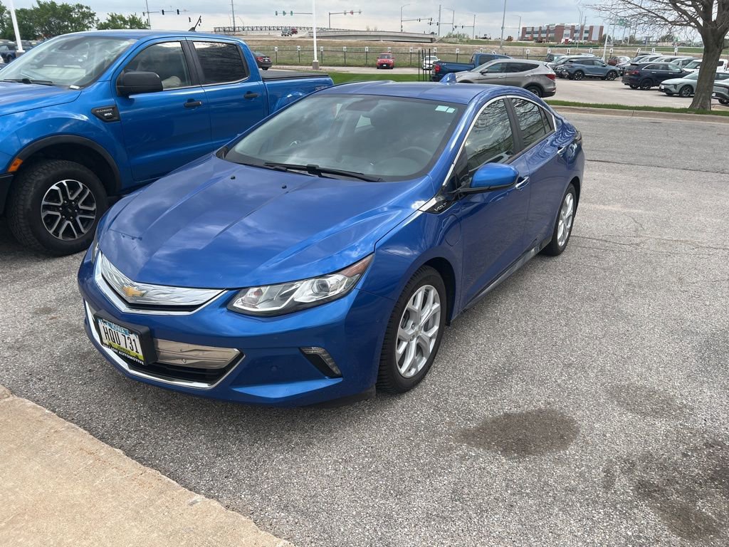 Used 2018 Chevrolet Volt Premier FWD image 2