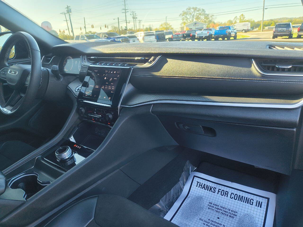 Used 2024 Jeep Grand Cherokee L Altitude image 22