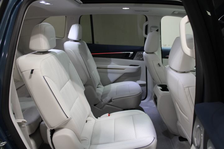 Certified 2025 Buick Enclave Avenir w/ Super Cruise Package image 31