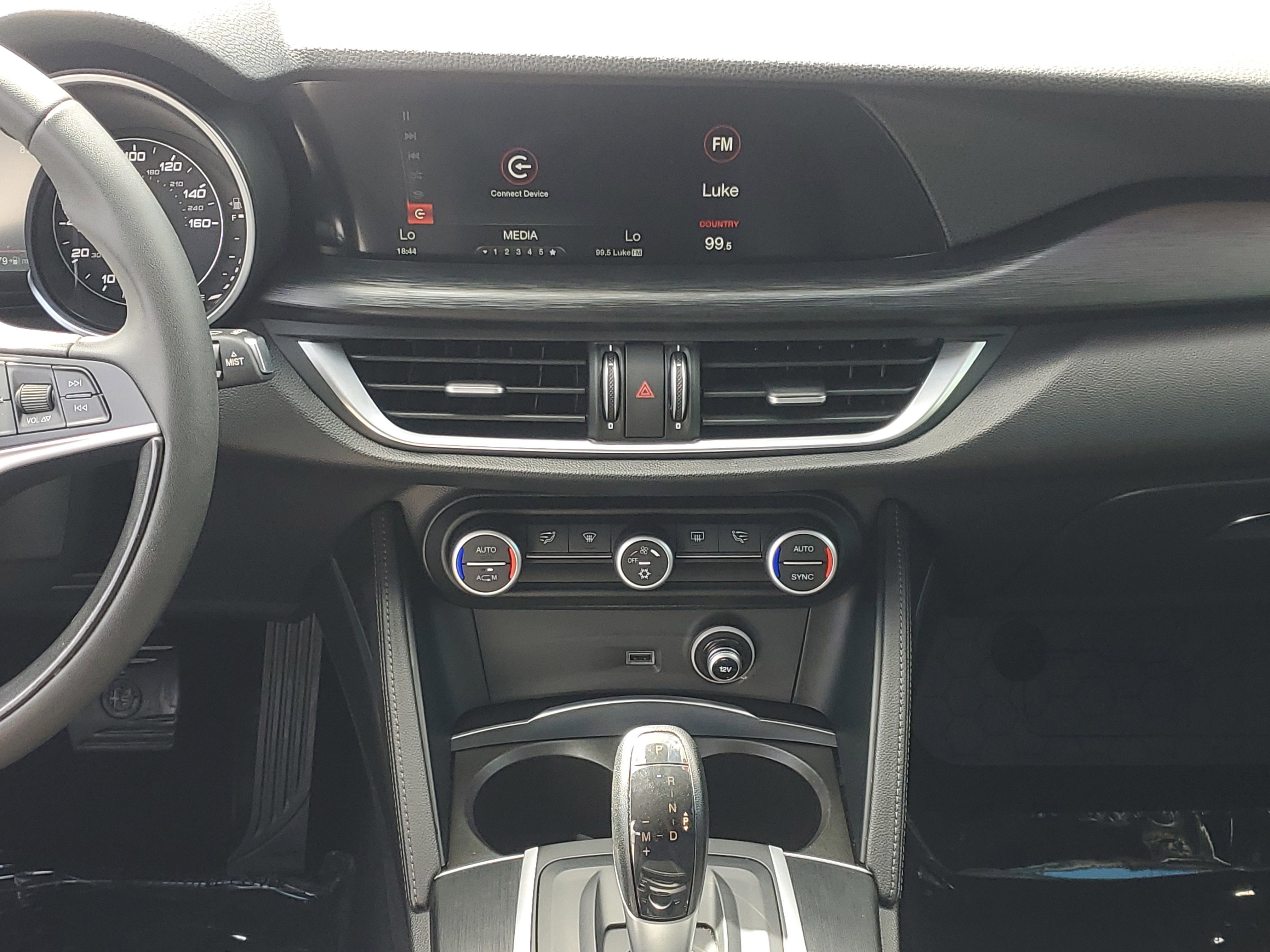 Used 2018 Alfa Romeo Stelvio AWD image 16