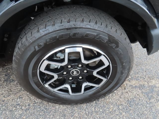 Used 2025 Ford Bronco Outer Banks AWD/4WD image 13