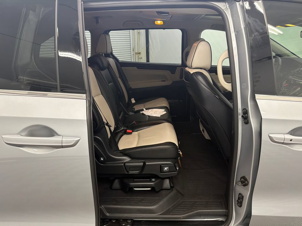 Certified 2025 Honda Odyssey Elite image 17