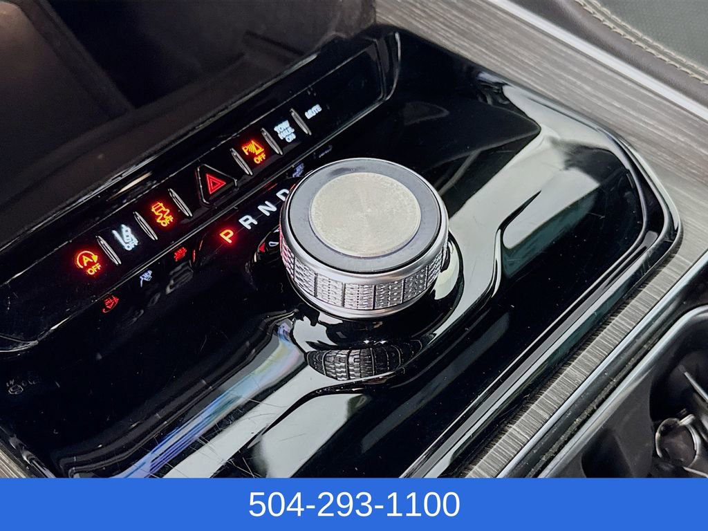Used 2024 Jeep Wagoneer L Series II RWD image 19