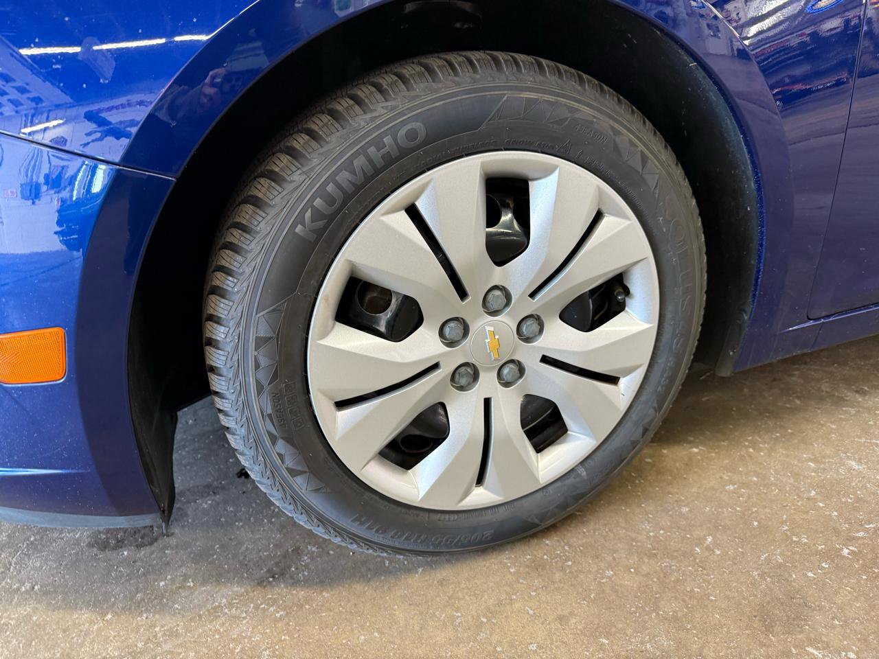 Used 2013 Chevrolet Cruze LS image 9