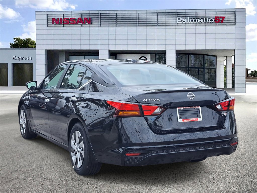 Used 2025 Nissan Altima 2.5 S image 4