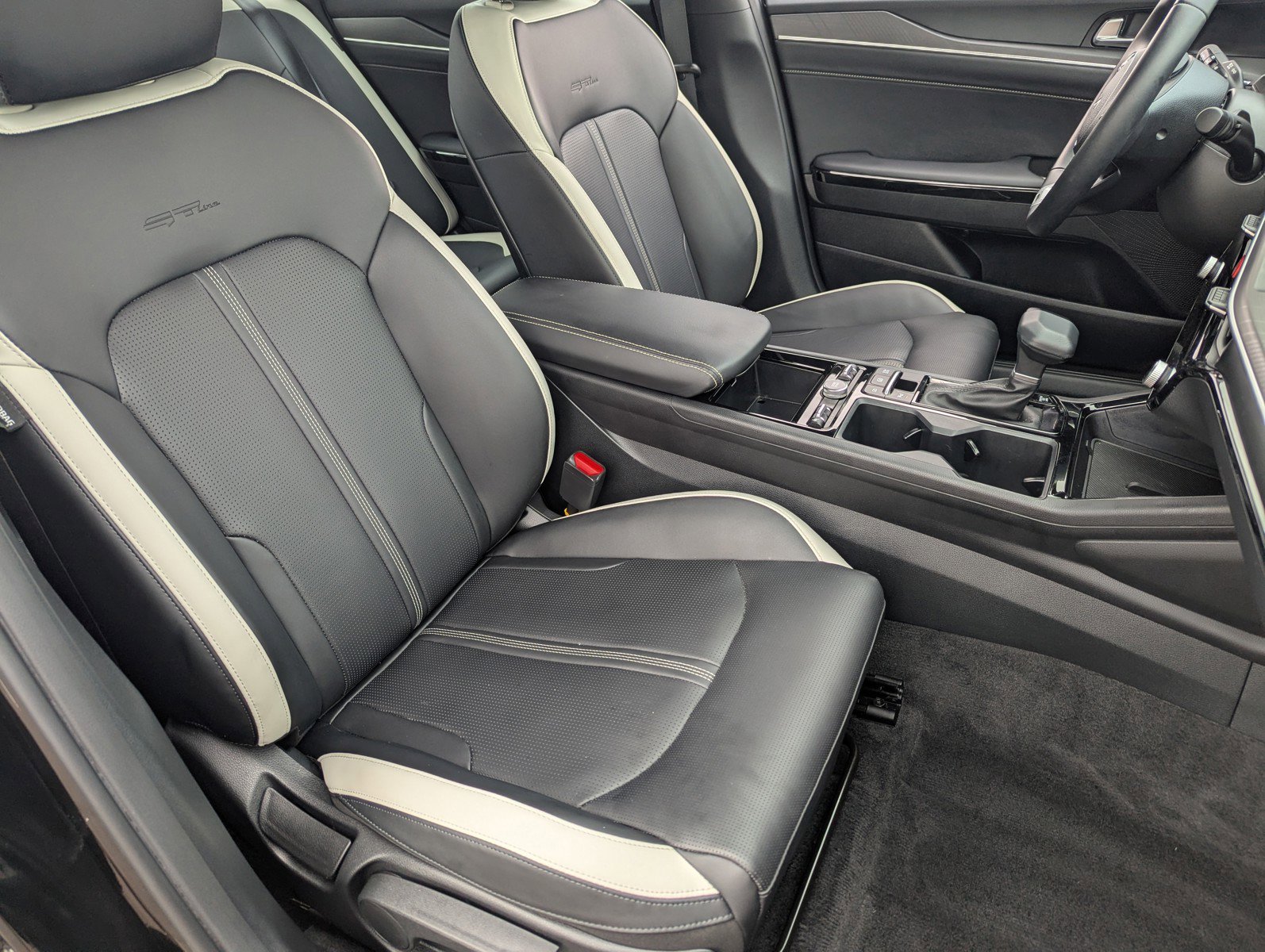 Used 2025 Kia K5 GT-Line image 11