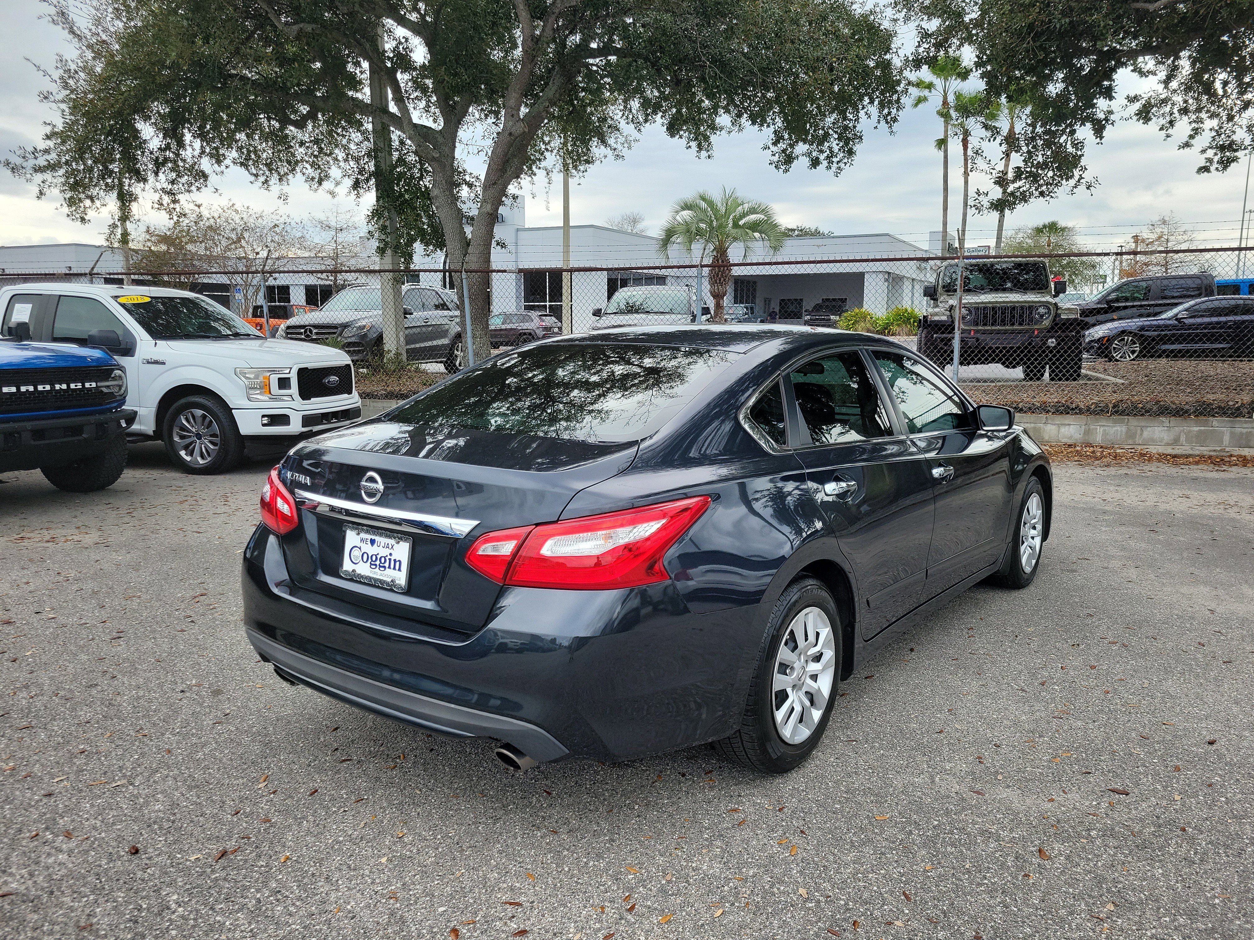 Used 2017 Nissan Altima 2.5 S w/ Power Driver Seat Package image 3