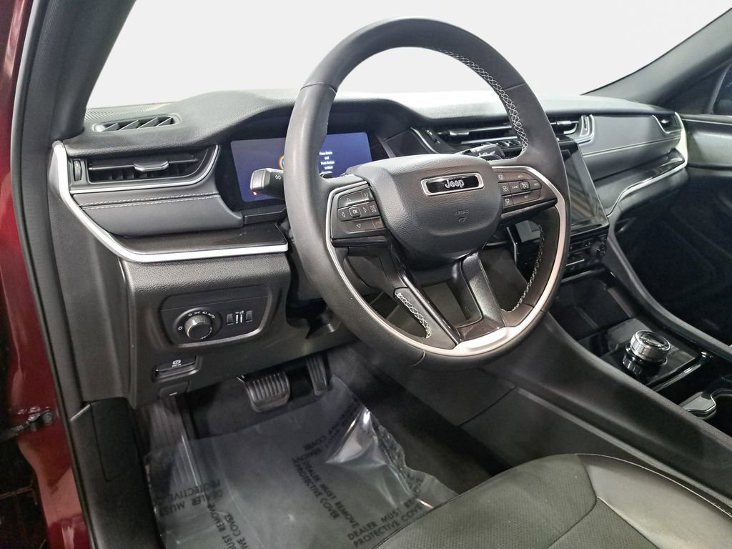 Used 2023 Jeep Grand Cherokee Altitude image 16