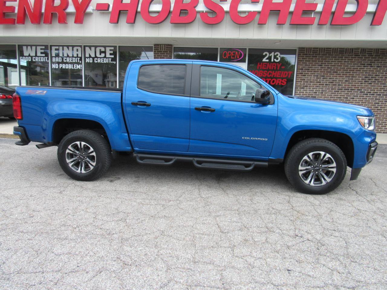 Used 2021 Chevrolet Colorado Z71 AWD/4WD image 9