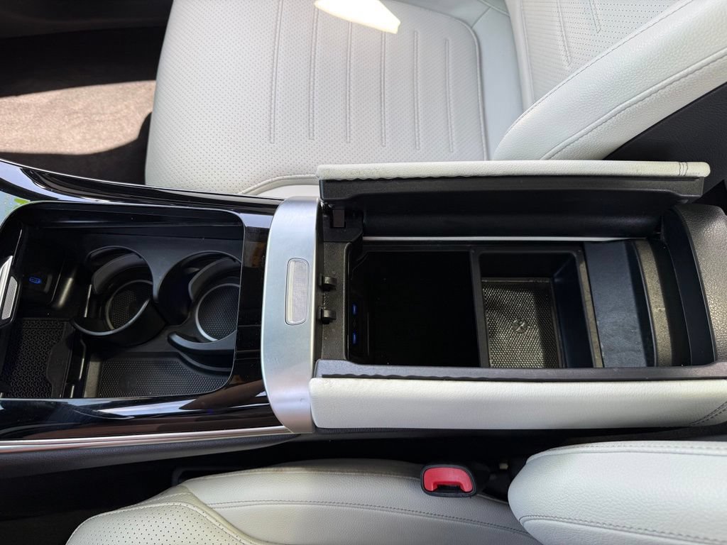 Used 2024 Mercedes-Benz GLC 300 4MATIC image 23