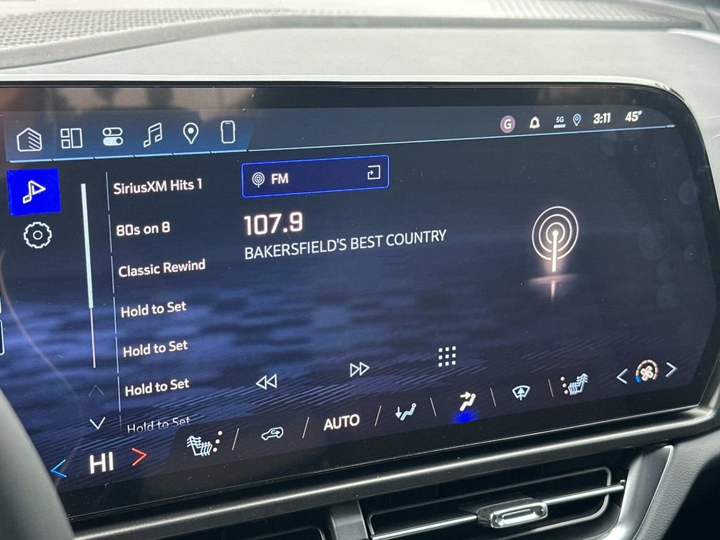 Used 2026 Chevrolet Equinox EV LT w/ Comfort Package image 17