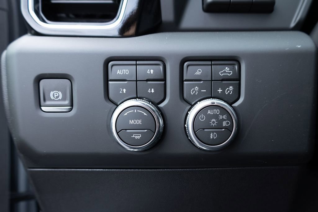 New 2026 GMC Sierra 2500 Denali w/ Technology Package AWD/4WD image 18