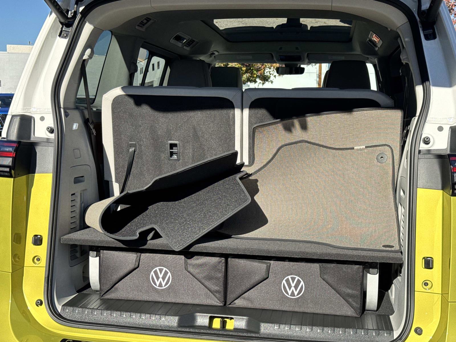 Used 2025 Volkswagen ID. Buzz 1st Edition image 5