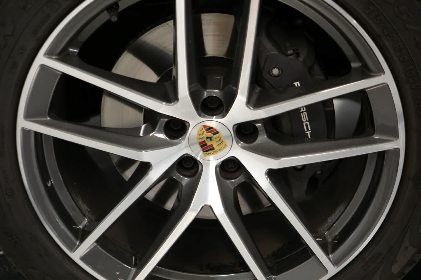 Certified 2024 Porsche Macan AWD/4WD image 11