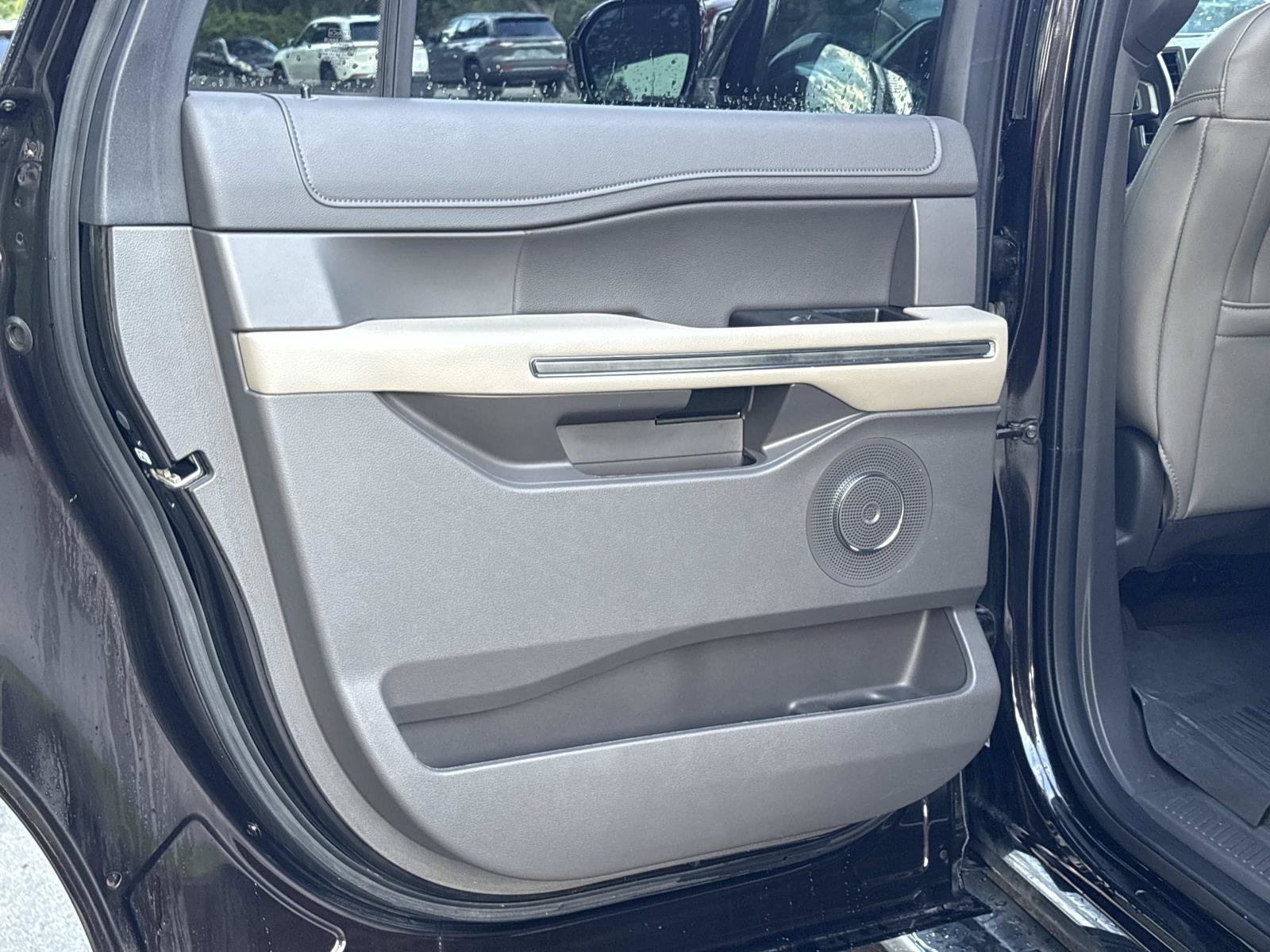 Used 2021 Ford Expedition Max XLT AWD/4WD image 11
