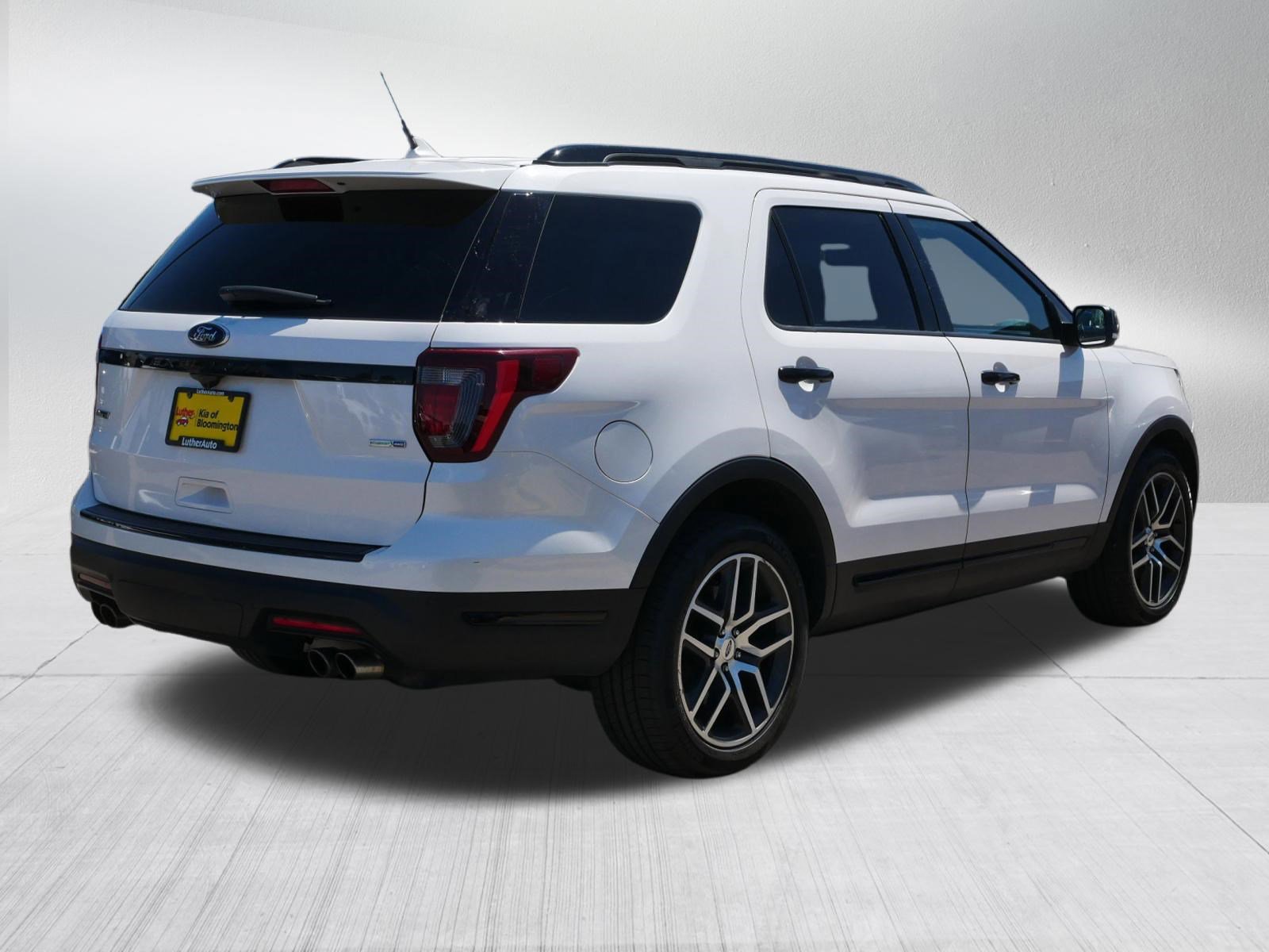Used 2018 Ford Explorer Sport w/ Equipment Group 401A AWD/4WD image 7