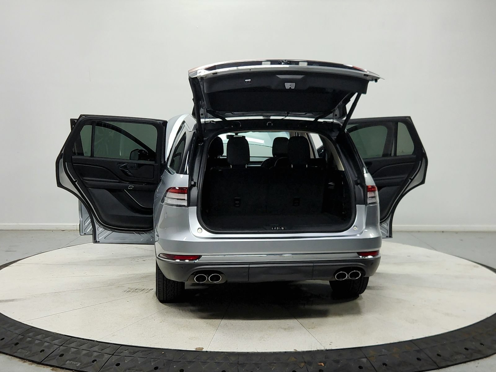 Used 2023 Lincoln Aviator AWD w/ Premium Package image 15