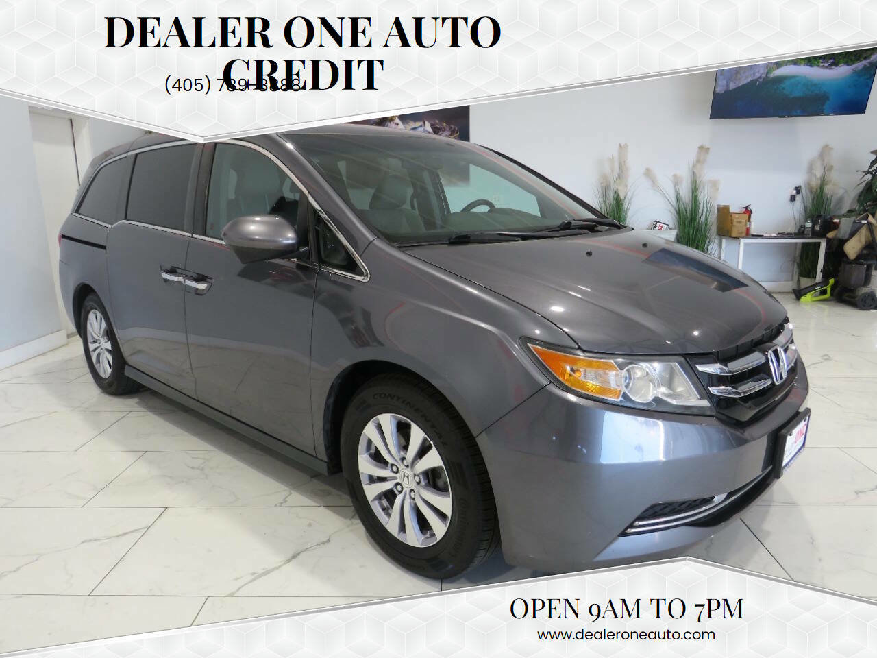 Used 2017 Honda Odyssey SE image 1