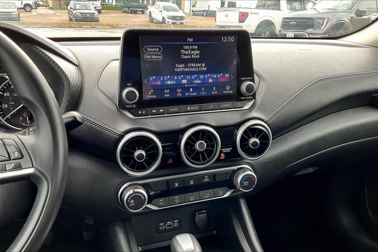 Used 2023 Nissan Sentra SV image 6