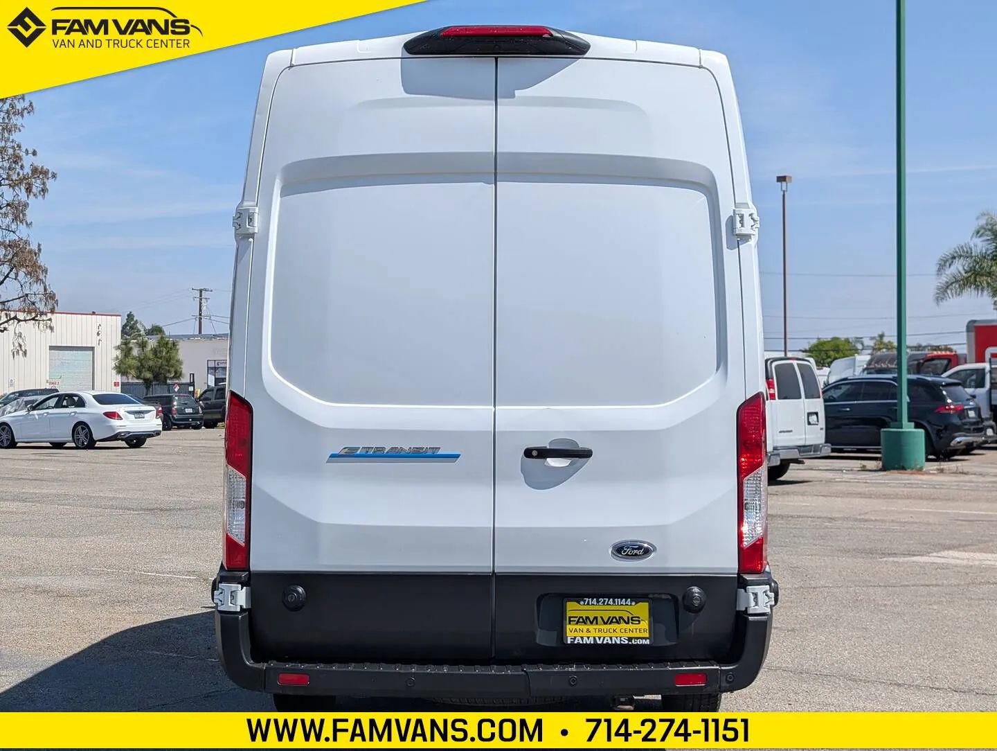 Used 2022 Ford E-Transit 148 High Roof Extended RWD image 8