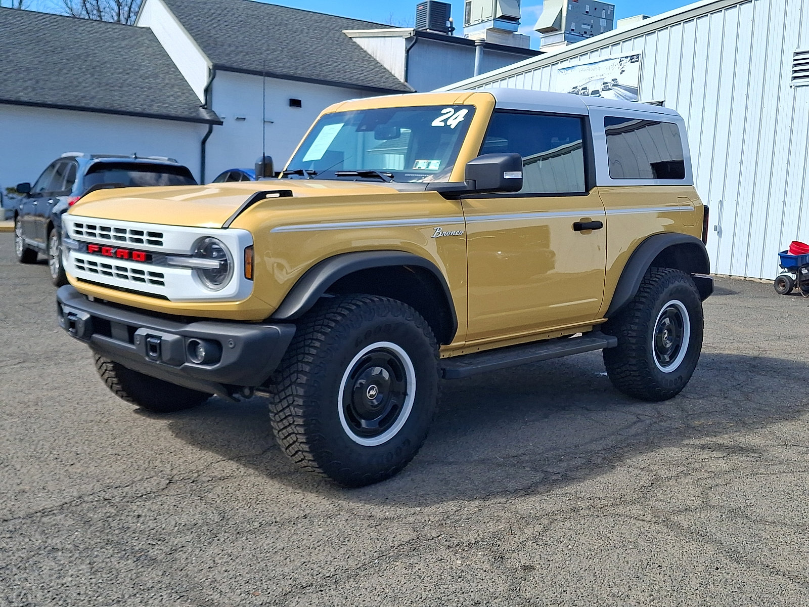 Used 2024 Ford Bronco Heritage Edition image 3