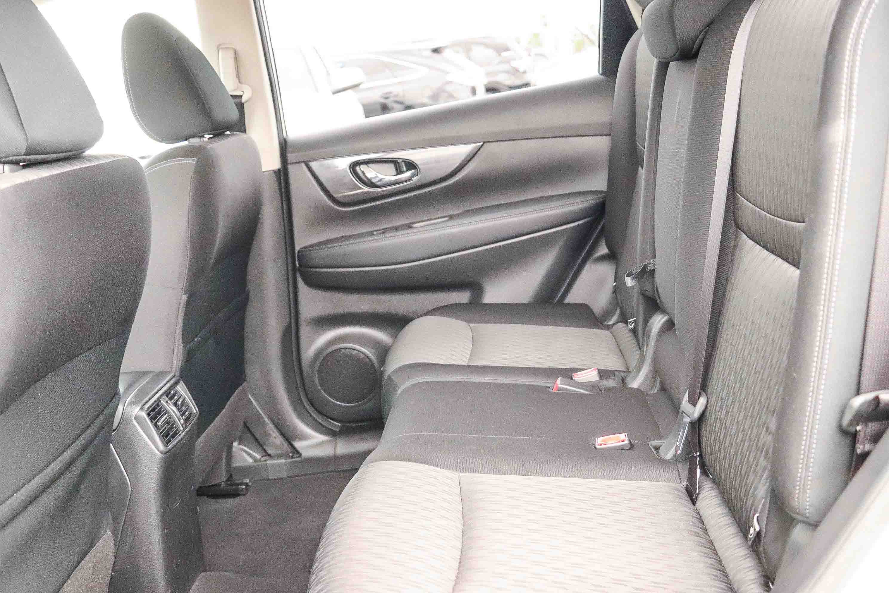 Used 2020 Nissan Rogue SV w/ Premium Package FWD image 19