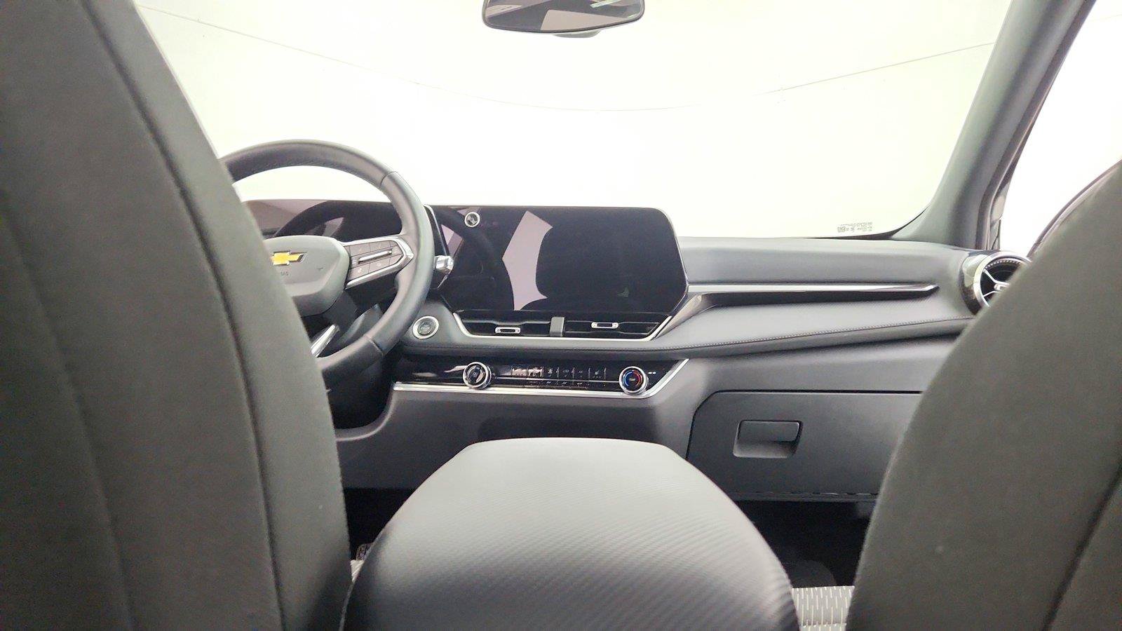 Used 2025 Chevrolet Equinox LT FWD image 22