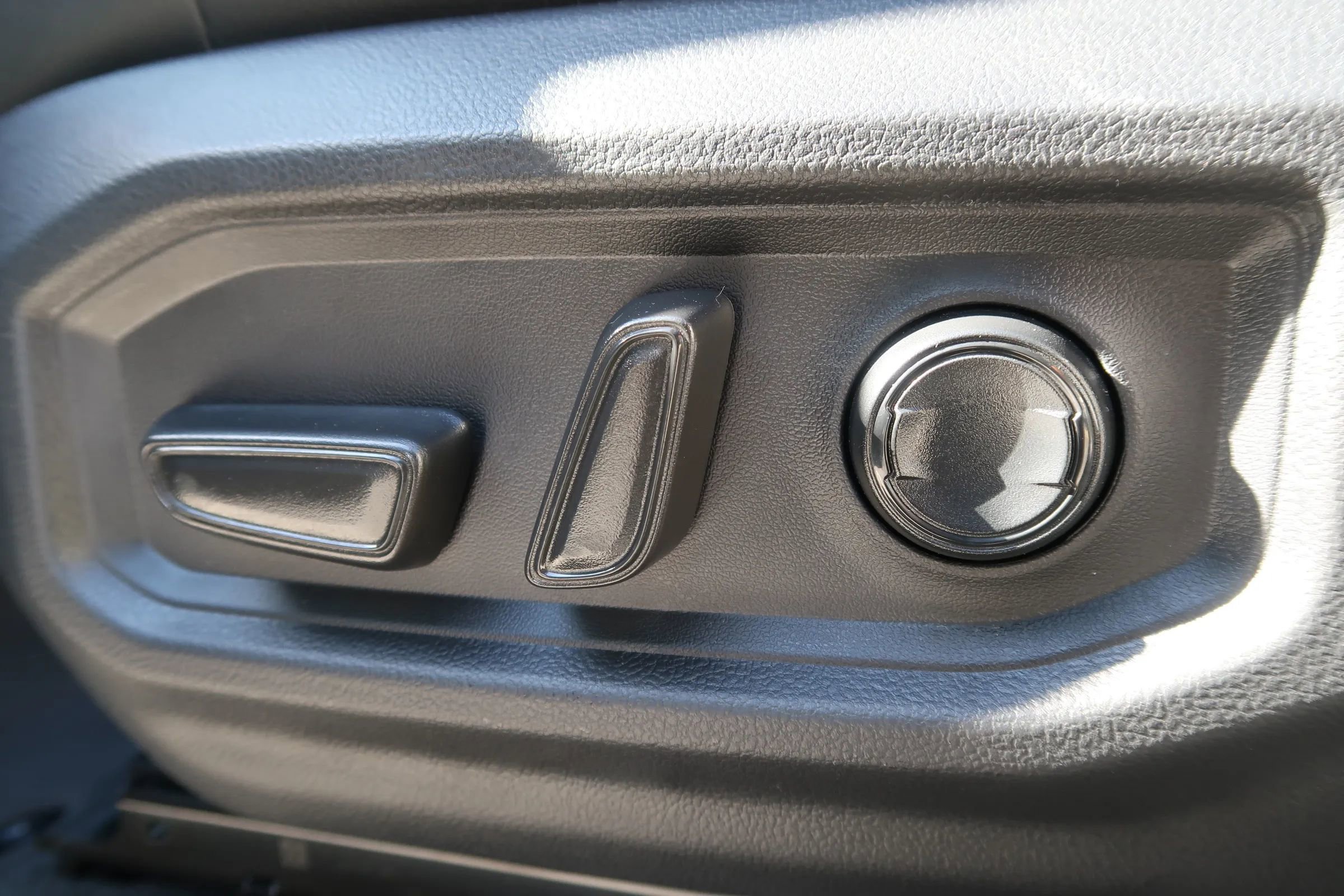 Used 2025 Toyota Tundra Limited image 30