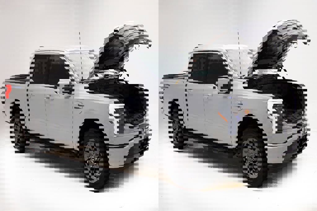 Used 2023 Ford F150 Lightning Lariat w/ Max Trailer Tow Package image 33