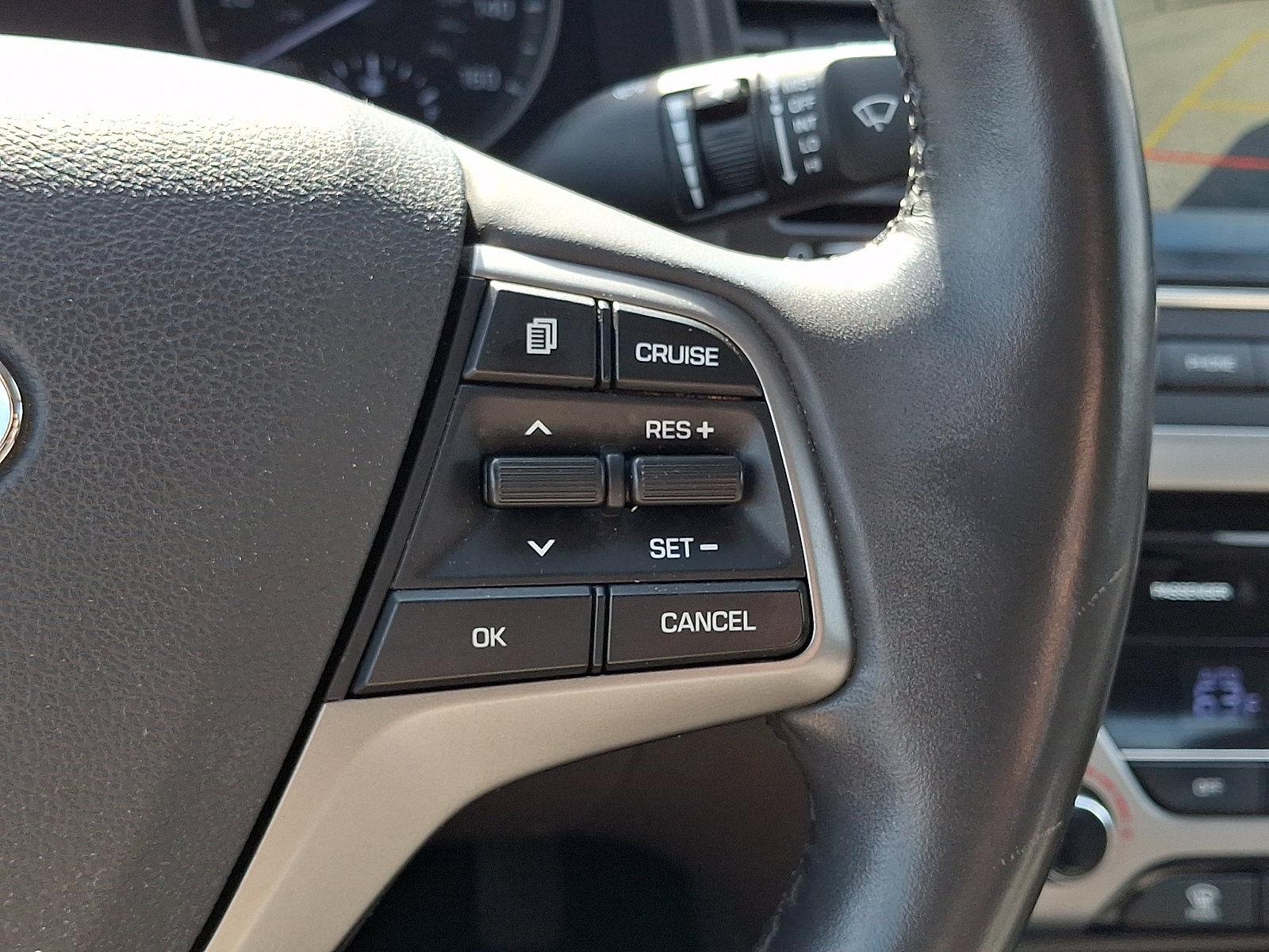Used 2017 Hyundai Elantra Limited FWD image 22