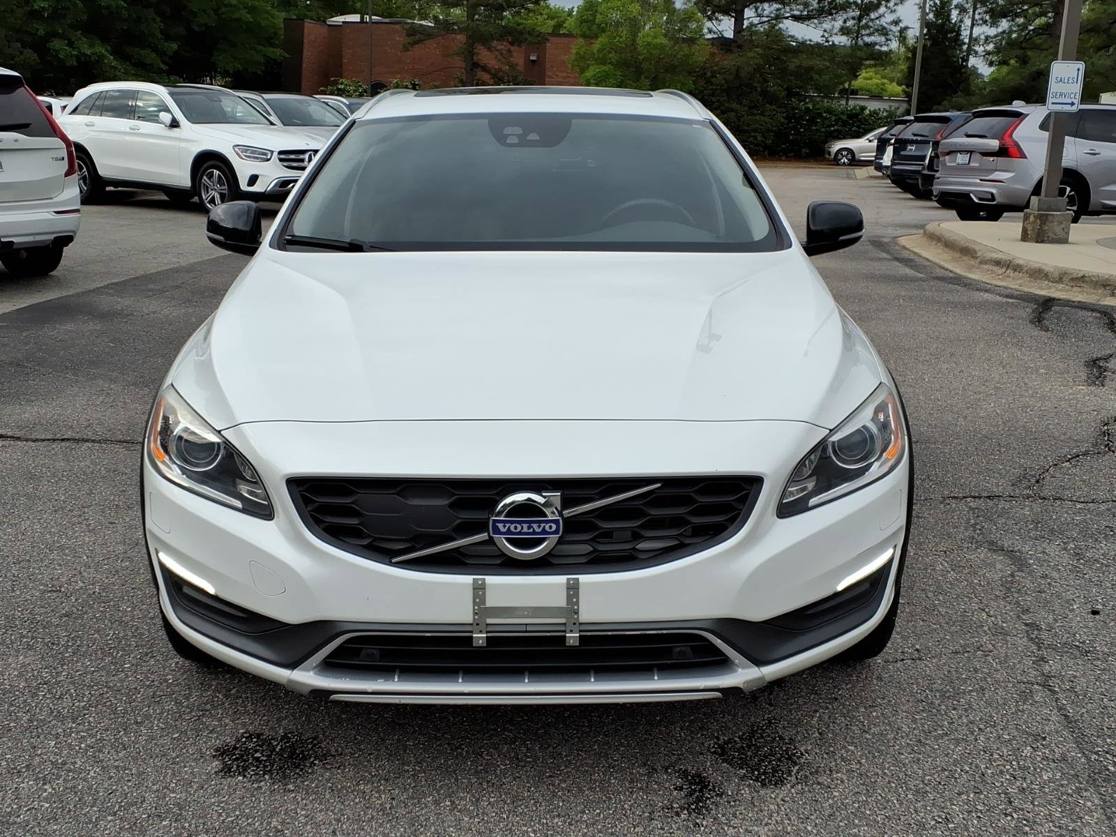Used 2016 Volvo V60 T5 Cross Country Platinum AWD/4WD image 10