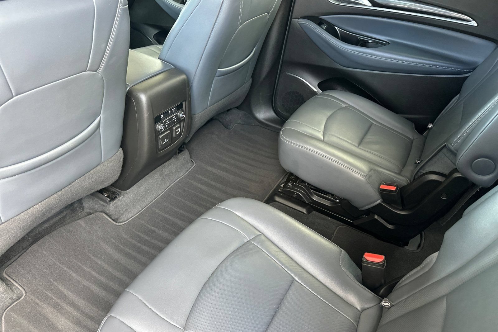 Used 2023 Buick Enclave Premium w/ Experience Buick Package AWD/4WD image 11