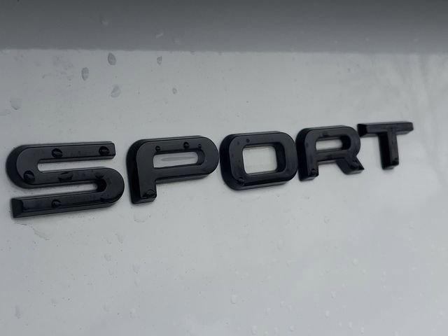Used 2025 Land Rover Discovery Sport Dynamic SE image 9