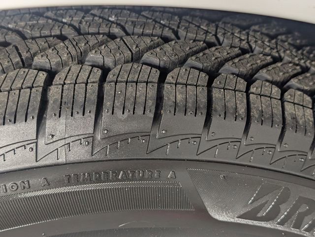 Used 2020 Chevrolet Equinox LS image 9