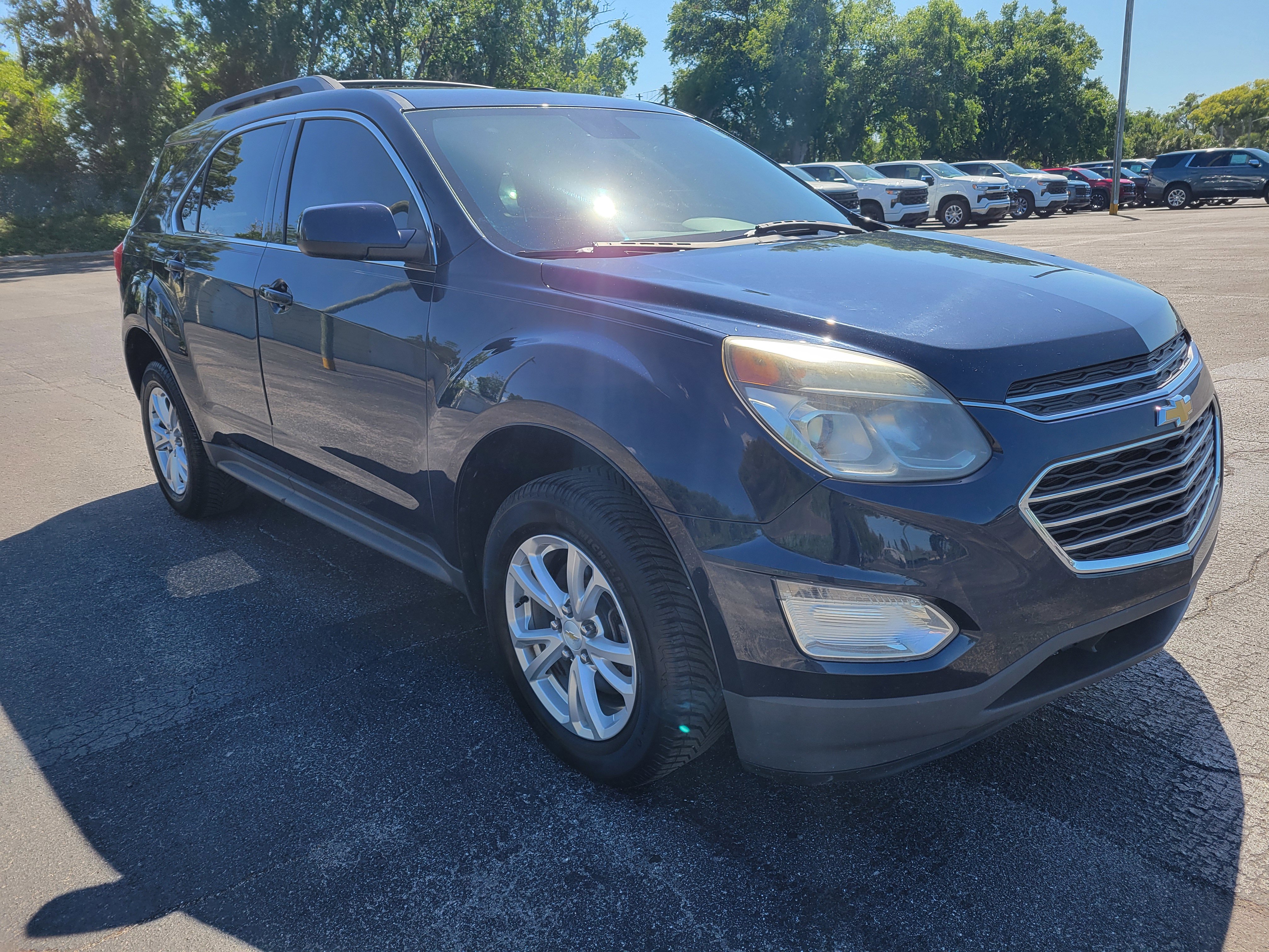 Used 2017 Chevrolet Equinox LT w/ Convenience Package FWD image 3