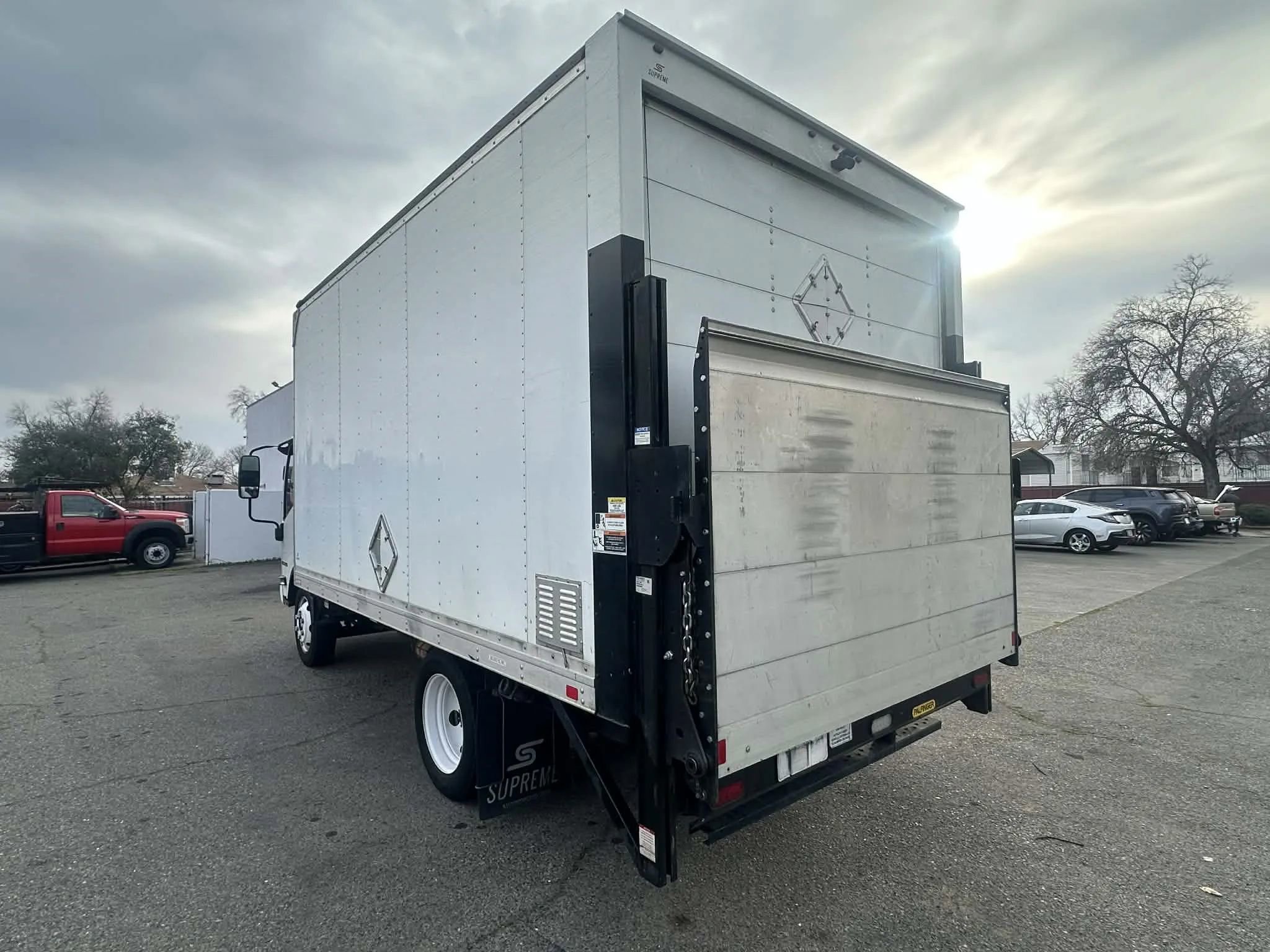 Used 2020 Isuzu NPR image 22