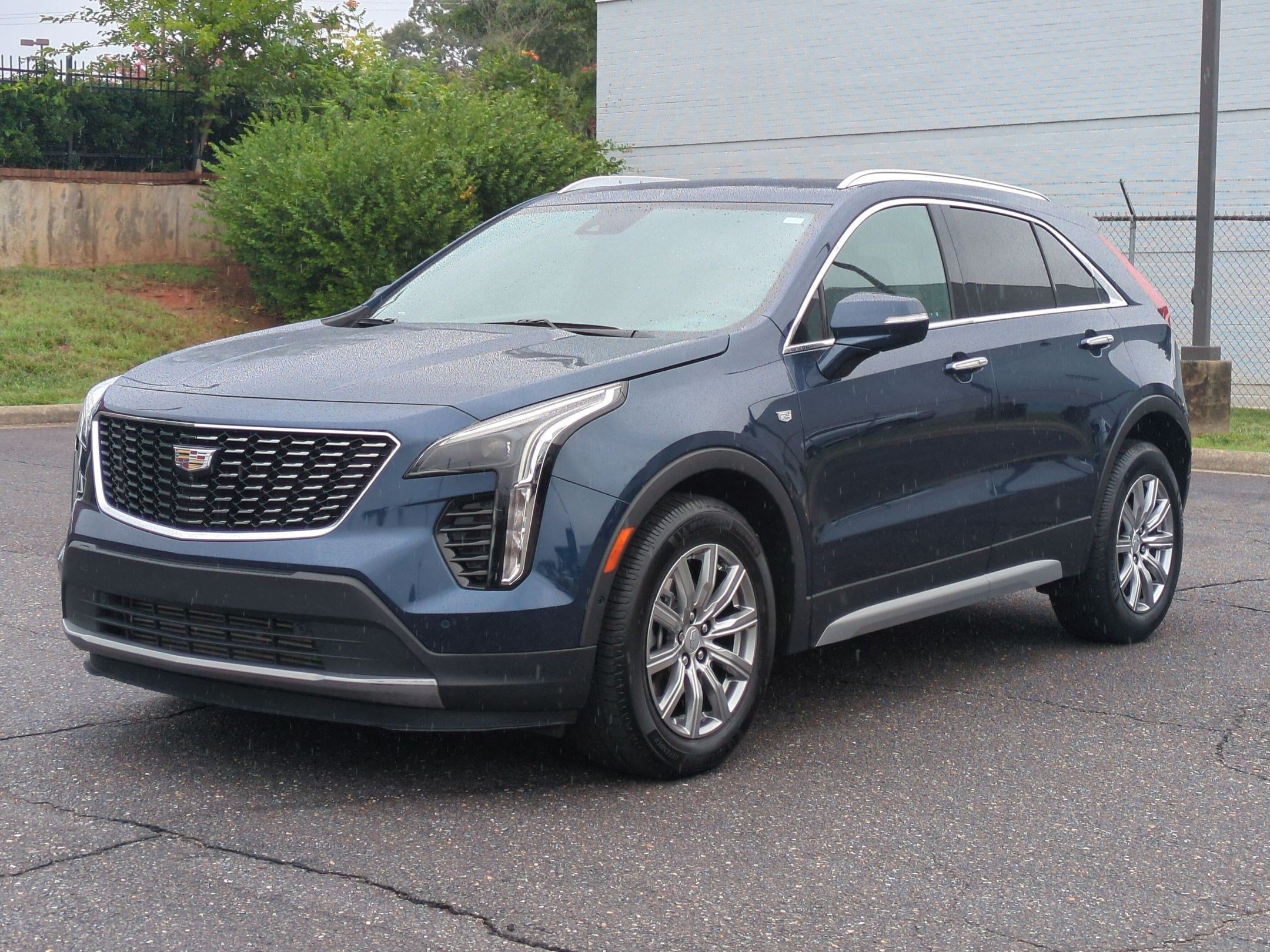 Used 2020 Cadillac XT4 Premium Luxury w/ Enhanced Visibility Package AWD/4WD image 7