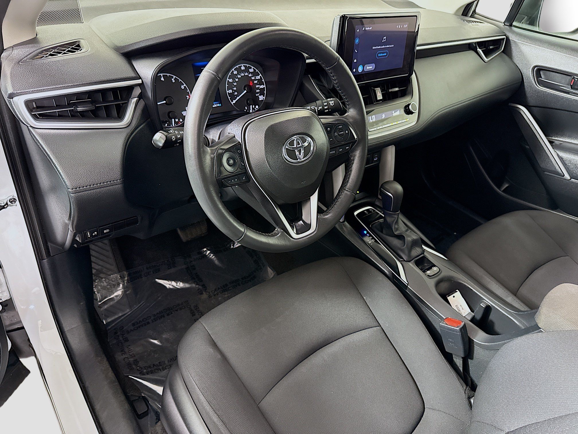Used 2024 Toyota Corolla Cross LE FWD image 23