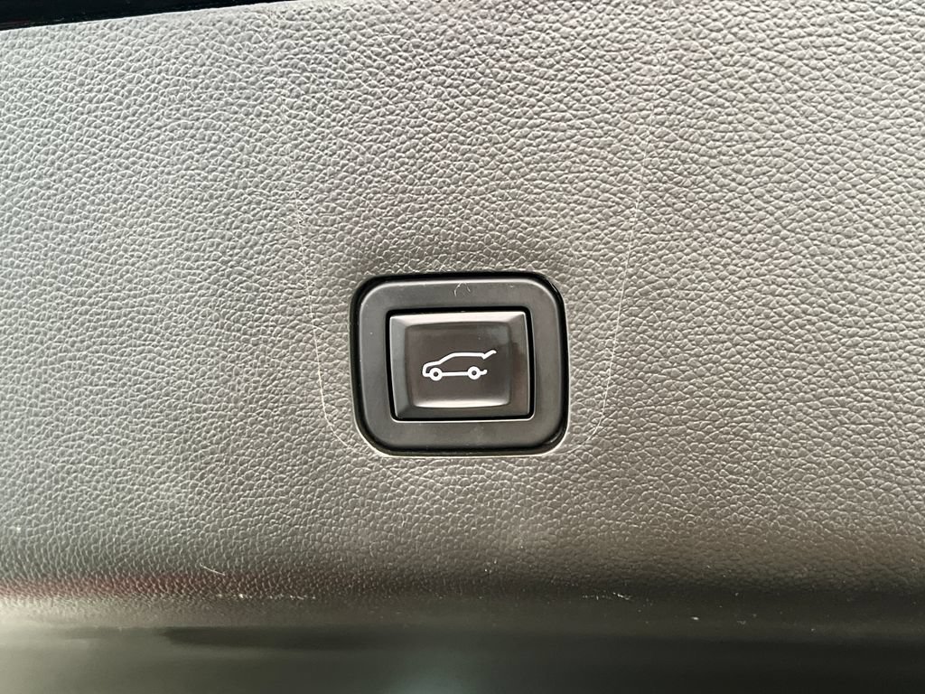 Used 2019 Chevrolet Traverse LT w/ LPO, Floor Liner Package AWD/4WD image 43