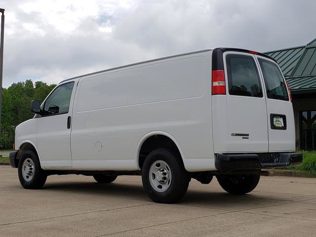 Used 2015 Chevrolet Express 2500 RWD image 3