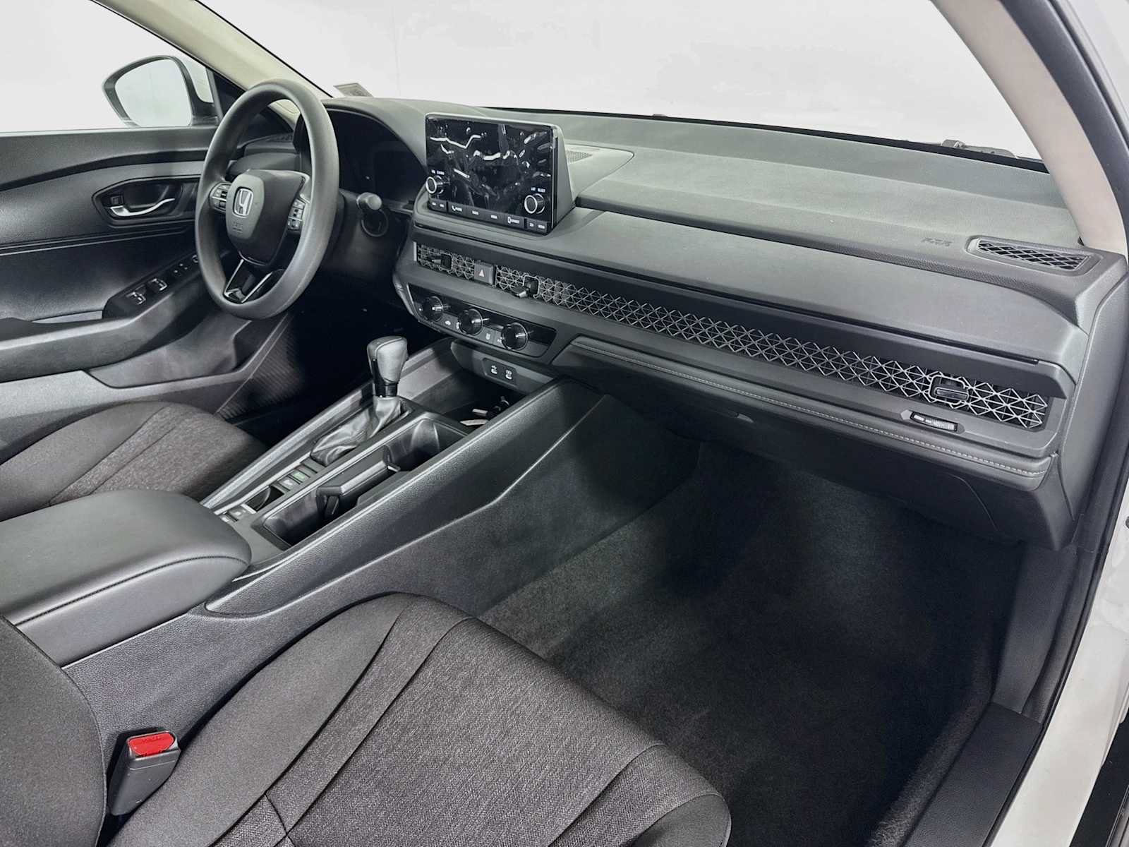 Used 2023 Honda Accord LX image 24