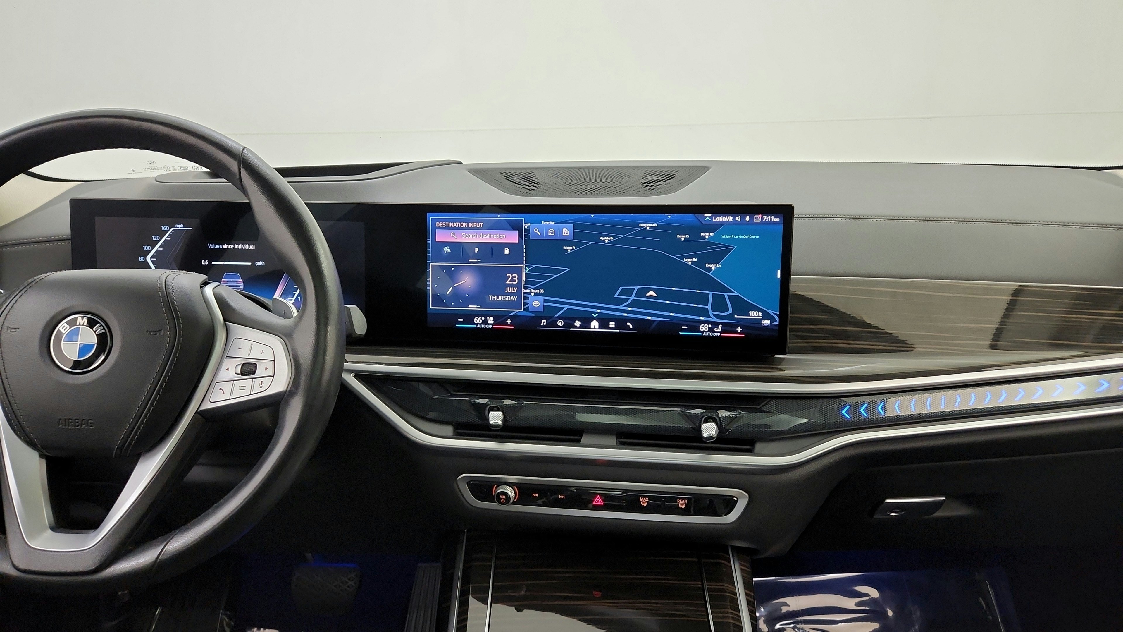 Used 2025 BMW X7 xDrive40i AWD/4WD image 25