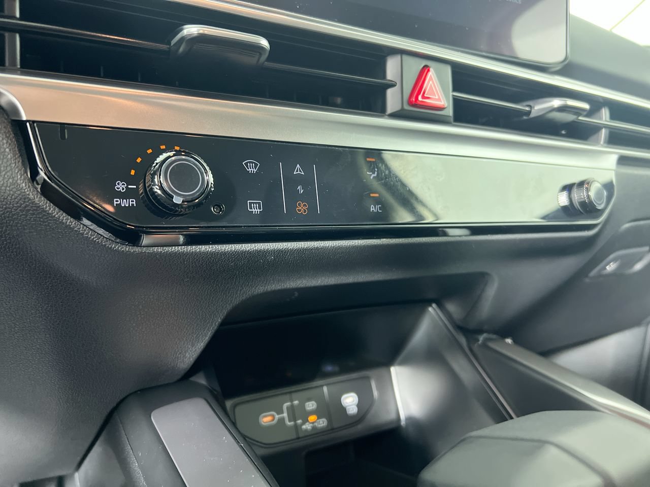 New 2026 Kia Sorento LX FWD image 25