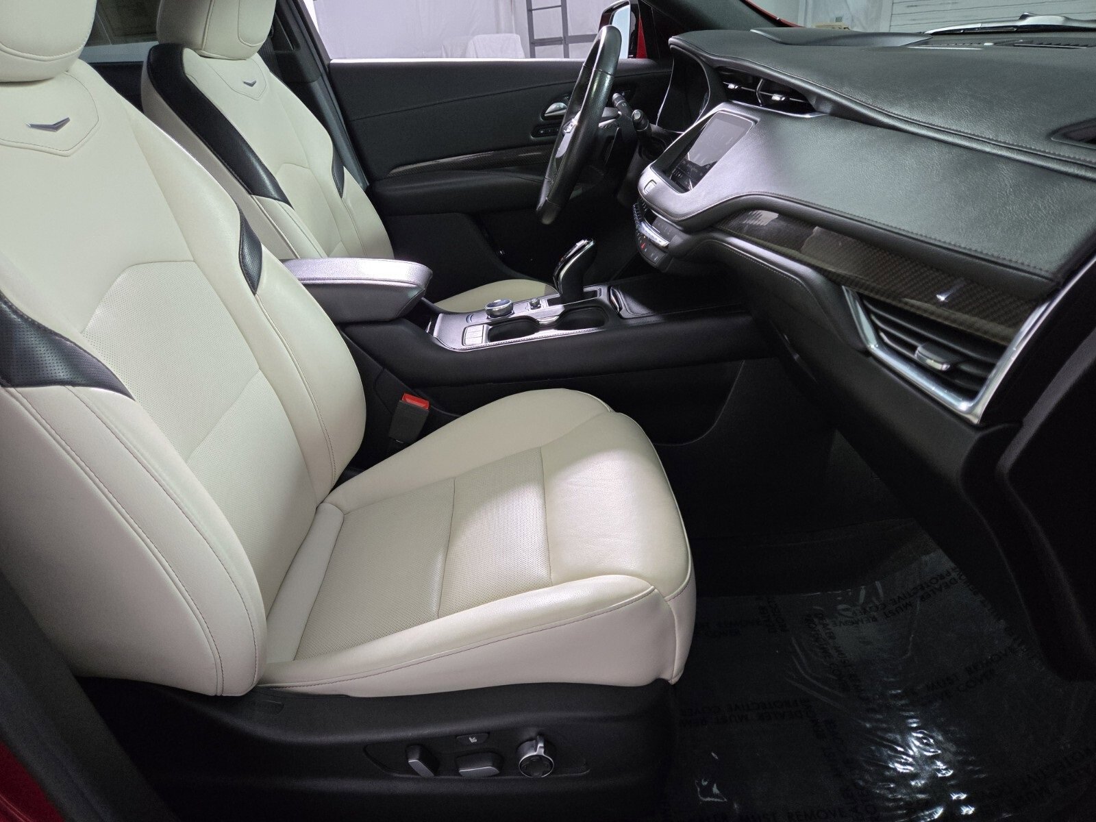 Used 2023 Cadillac XT4 Sport image 3