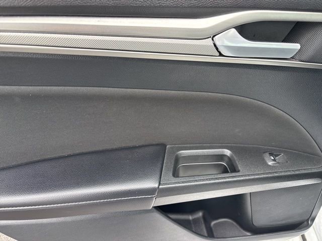 Used 2019 Ford Fusion SE image 31